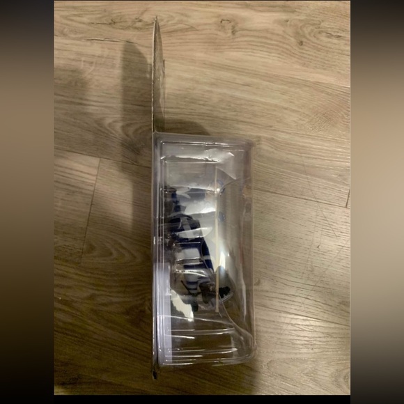 NHL Hockey Legends Series 7 Darryl Sittler Action Figure McFarlane Toys - Picture 4 of 6